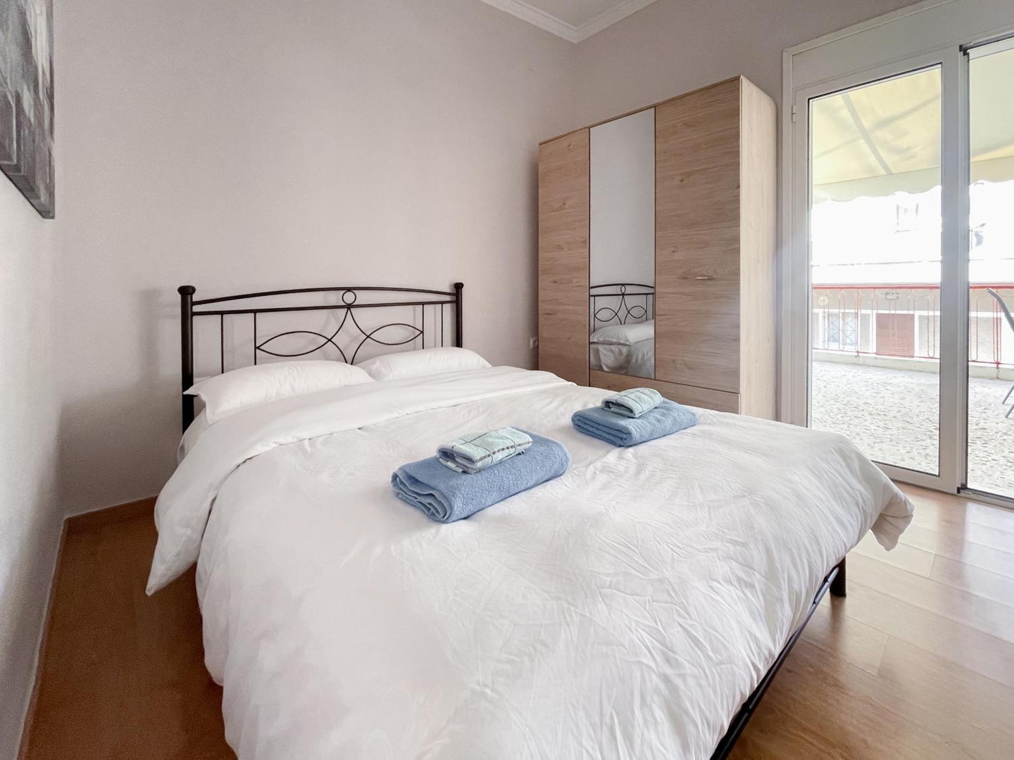 2-Bedroom Winter Apartment Афины Экстерьер фото